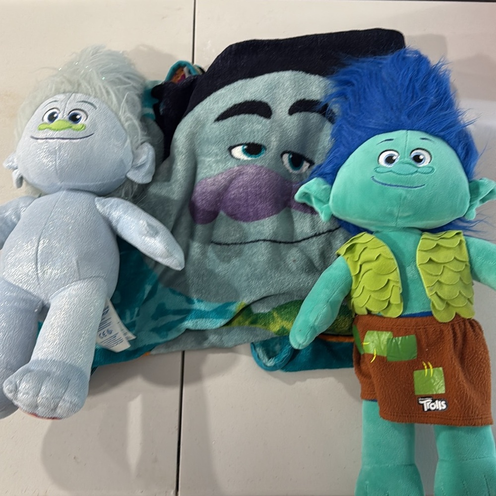 2 Build-A-Bears Trolls Plush Branch & 1 Blanket